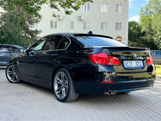 BMW 5 Series foto 8