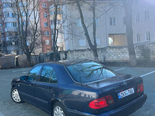 Mercedes E-Class foto 6