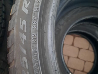 225/45 R19 Pirelli Run Flat foto 2