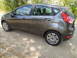 Ford Fiesta foto 3