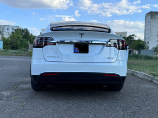 Tesla Model X foto 3