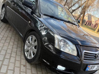 Toyota Avensis foto 3