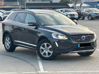 Volvo XC60 foto 1