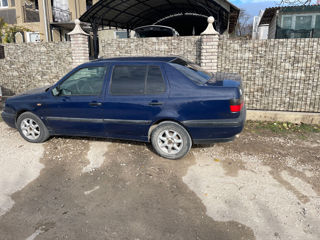 Volkswagen Vento foto 4