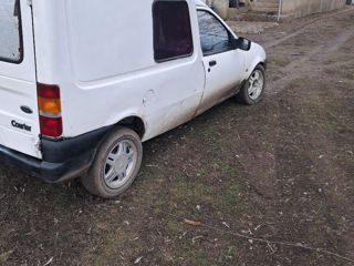 Ford Courier foto 2