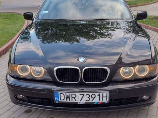 BMW 5 Series foto 2