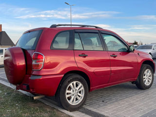 Toyota Rav 4 foto 4