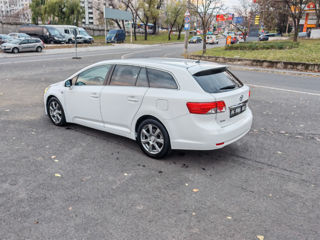 Toyota Avensis foto 8