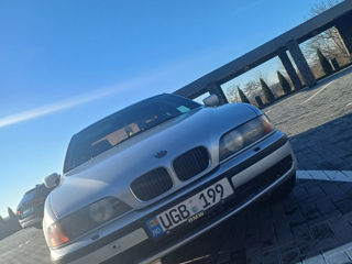 BMW 5 Series foto 4