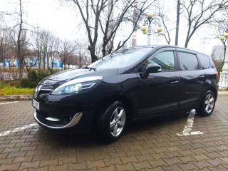 Renault Grand Scenic foto 2