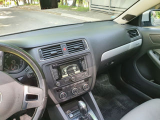 Volkswagen Jetta foto 8