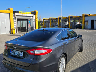 Ford Fusion foto 2