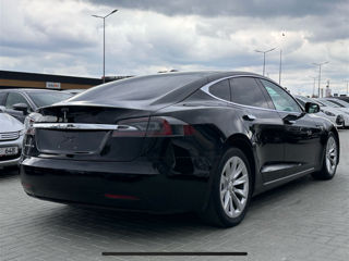 Tesla Model S foto 2