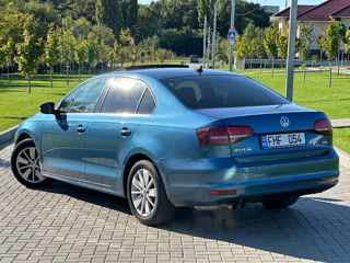 Volkswagen Jetta foto 4