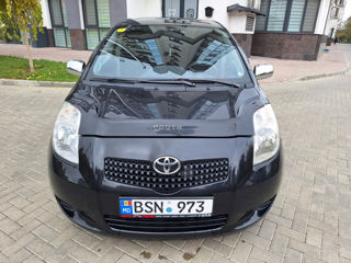 Toyota Yaris foto 2