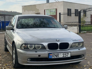 BMW 5 Series foto 8