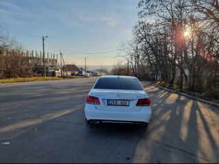 Mercedes E-Class foto 2