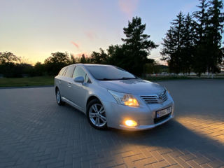 Toyota Avensis foto 8