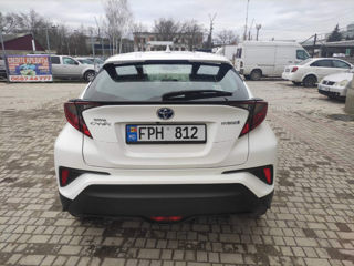 Toyota C-HR foto 4