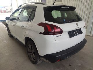 Peugeot 2008 foto 3