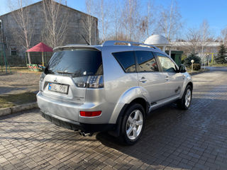 Mitsubishi Outlander foto 3