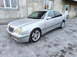 Mercedes E-Class foto 9