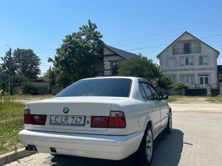 BMW 5 Series foto 4