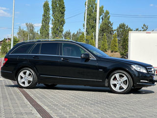 Mercedes C-Class foto 2