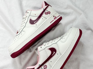 Nike WMNS Air Force 1 Low Valentines Day foto 1