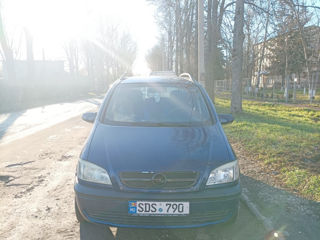 Opel Zafira foto 2