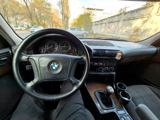 BMW 5 Series foto 2