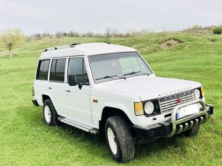 Mitsubishi Pajero foto 1