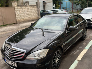 Mercedes S-Class foto 1