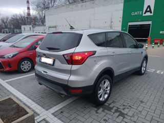 Ford Kuga foto 2