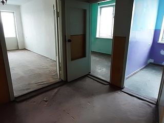3-х комнатная квартира, 54 м², Центр, Бируинца, Сынжерей