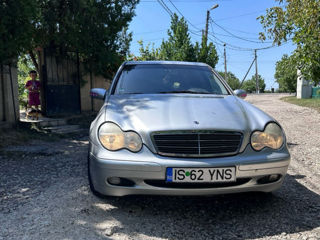 Mercedes C-Class foto 4