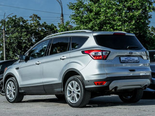 Ford Kuga foto 2