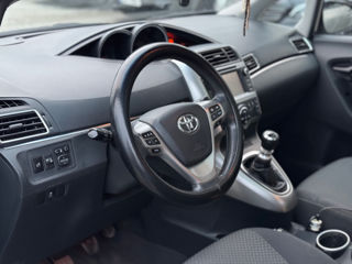 Toyota Verso foto 9