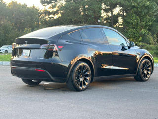 Tesla Model Y foto 5