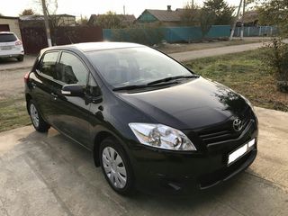 Toyota Auris foto 1