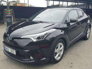 Toyota C-HR foto 1