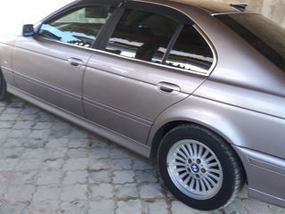 BMW 5 Series foto 2