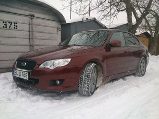 Subaru Legacy foto 3