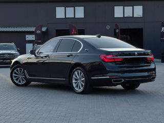 BMW 7 Series foto 3