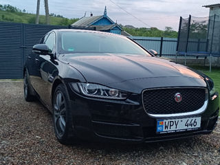 Jaguar XE foto 2