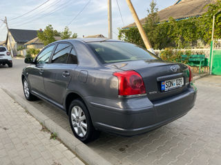 Toyota Avensis foto 6