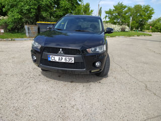 Mitsubishi Outlander foto 2