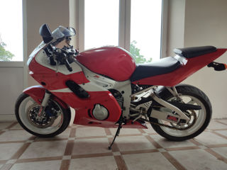 Yamaha R6
