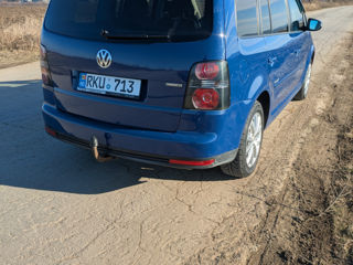 Volkswagen Touran foto 6