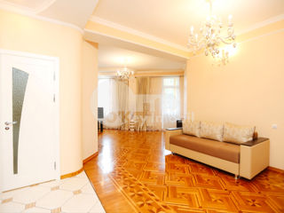 Apartament cu 2 camere, 115 m², Centru, Chișinău foto 4